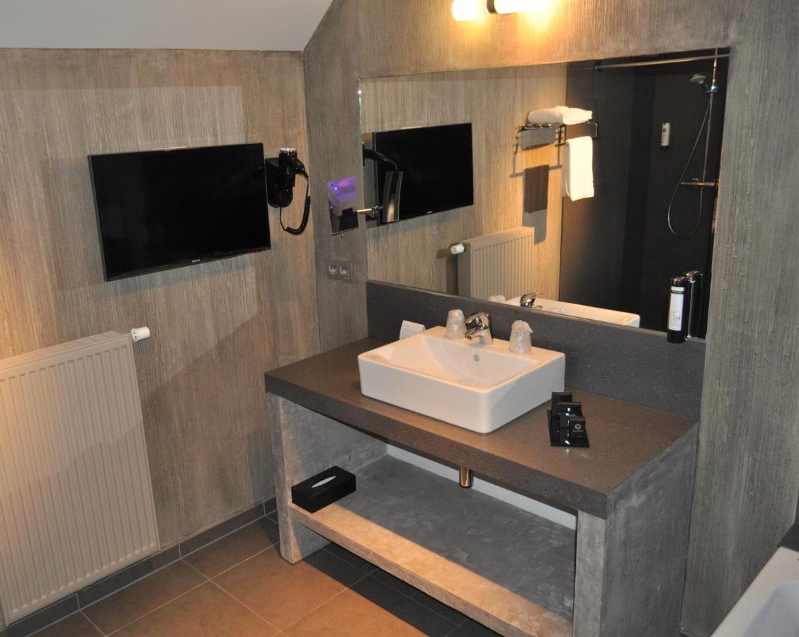 Hotel Saint Daniel Péruwelz Esterno foto