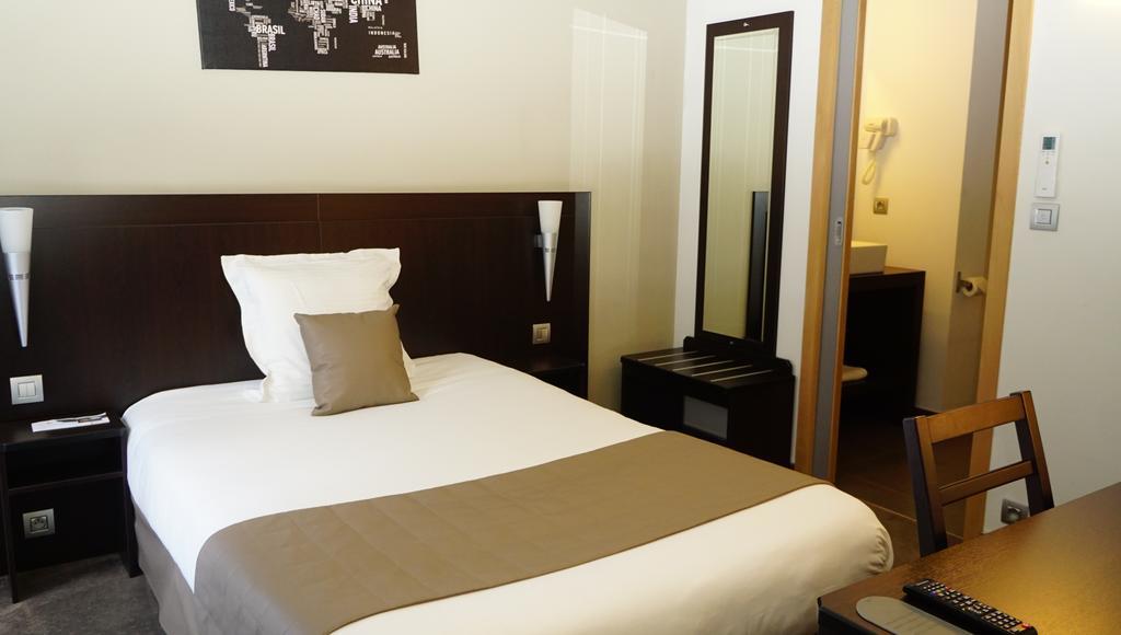 Hotel Saint Daniel Péruwelz Esterno foto