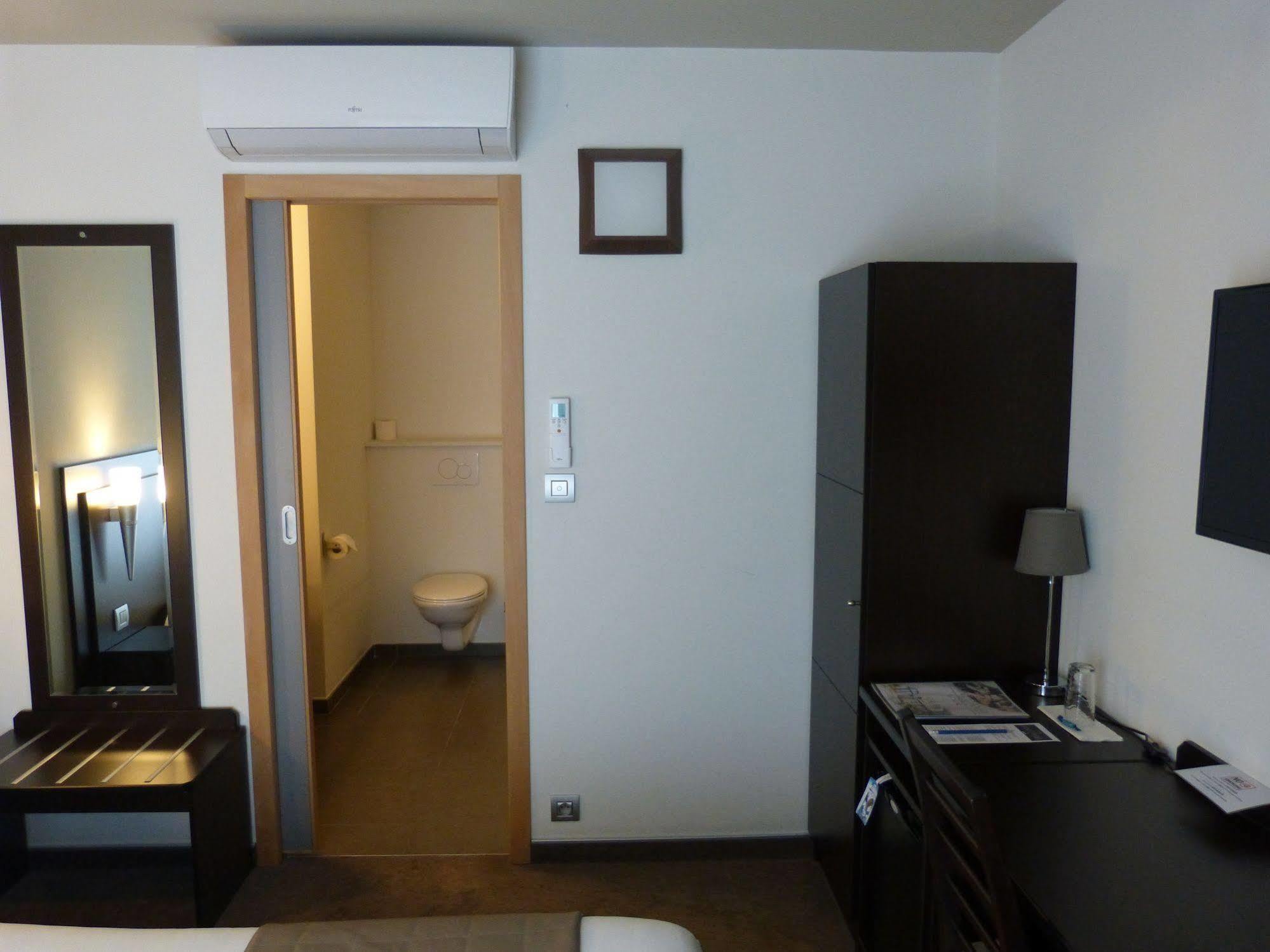 Hotel Saint Daniel Péruwelz Esterno foto