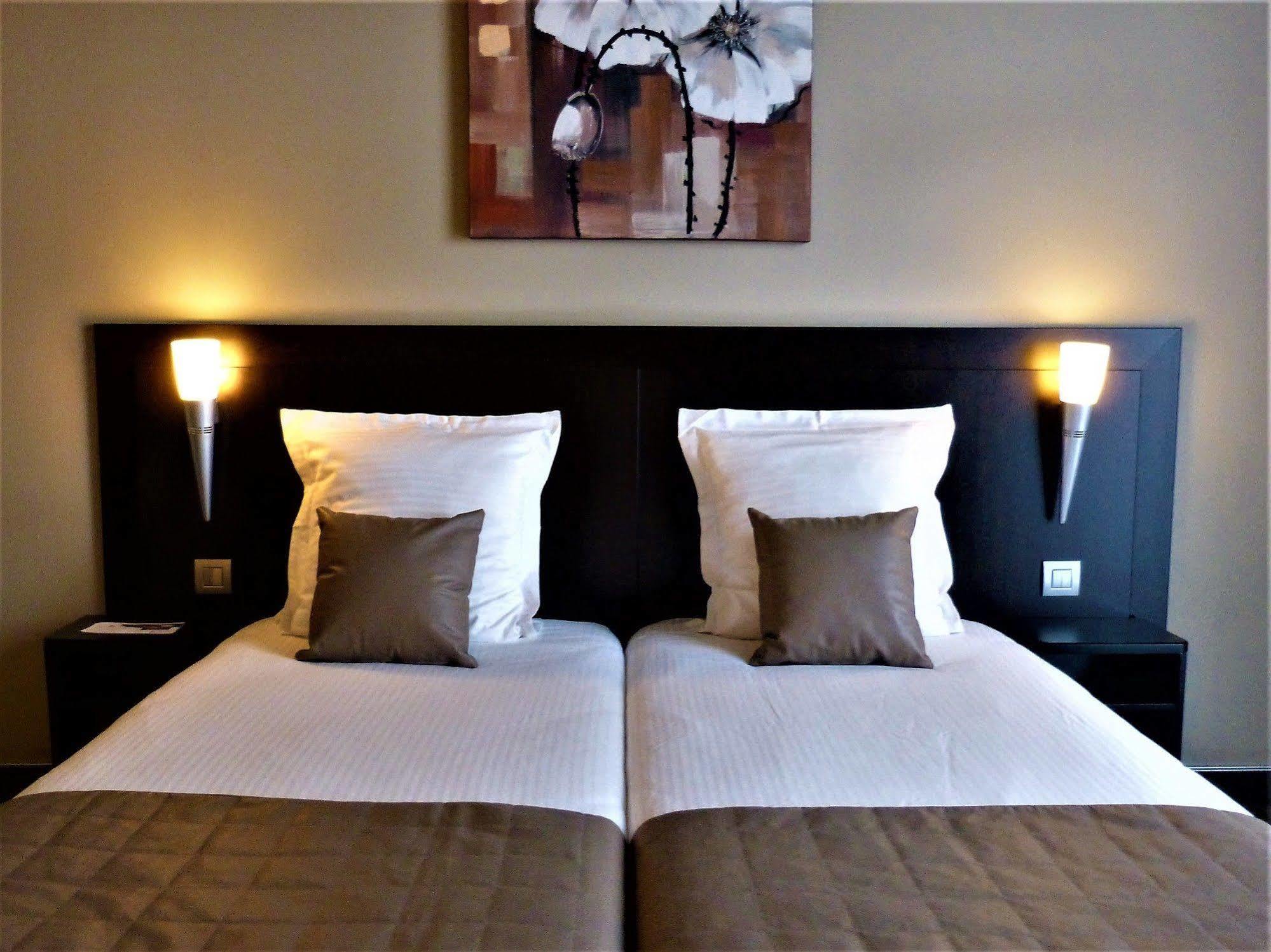 Hotel Saint Daniel Péruwelz Esterno foto